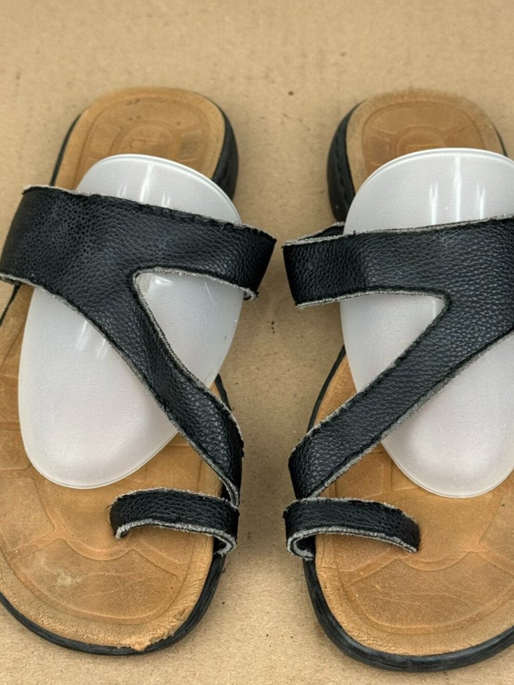 b.o.c. Women’s Size 8M Black Strappy Toe Loop Comfort Sandals